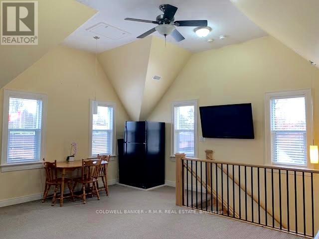 Building Photo - 126 Reach St