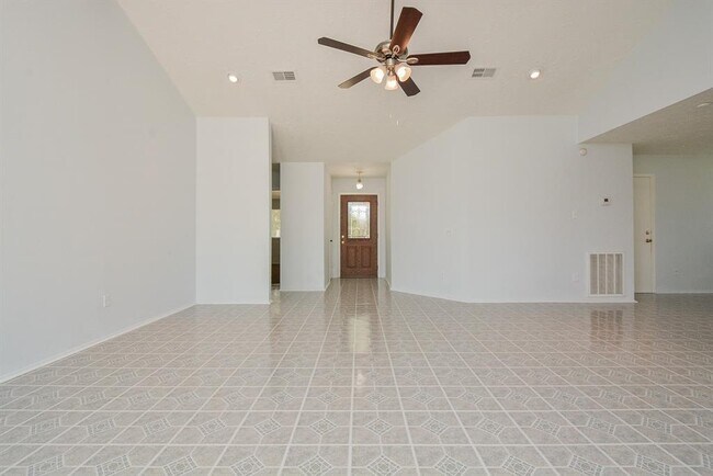 Building Photo - 15702 Timber Rock Dr