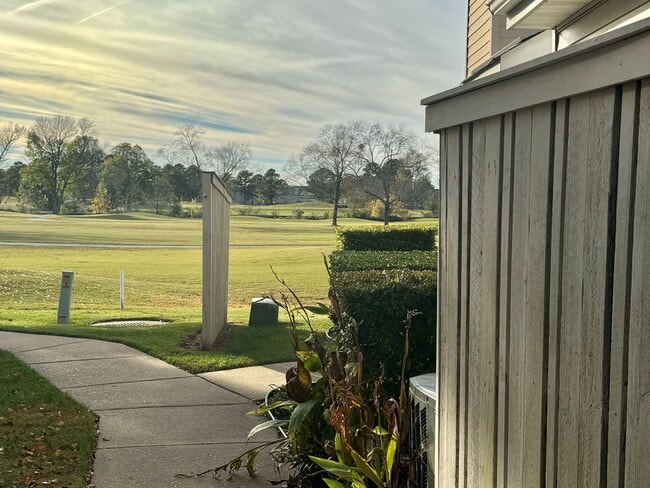 Awesome, 2 story, end unit condo right across from Honey Bee Golf Course in Virginia Beach- - Awesome, 2 story, end unit condo right across from Honey Bee Golf Course in Virginia Beach-