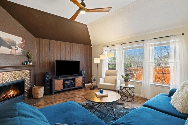 Foto del edificio - 2305 Candle Ridge Trail