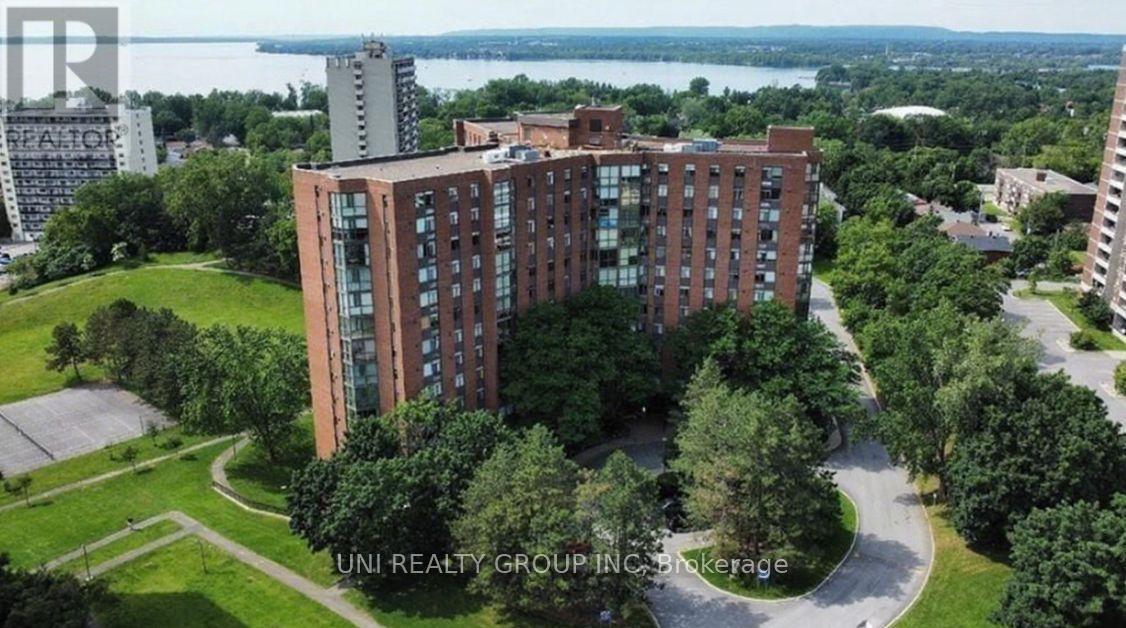 Photo principale - 2871-2871 Richmond Rd