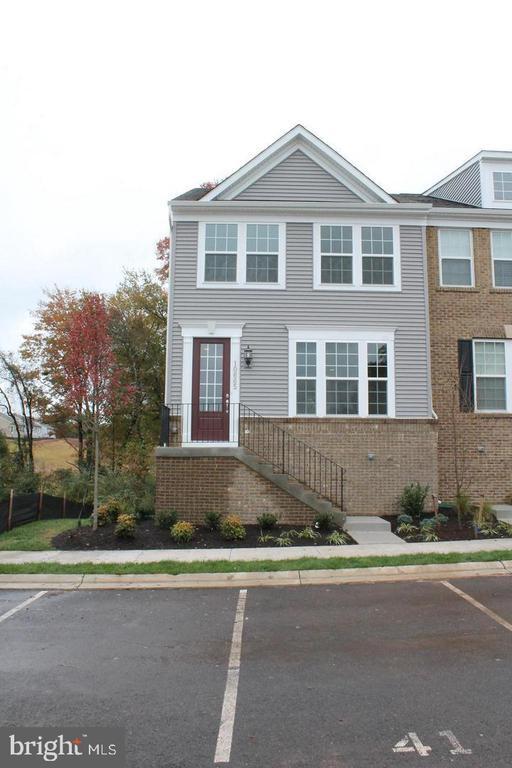 Foto principal - 10665 Hinton Wy