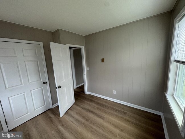 Building Photo - 112 Academy Ave