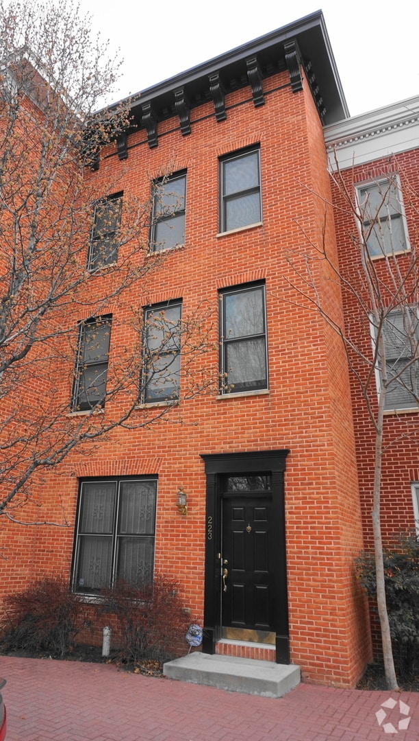 Building Photo - 223 S Fremont Ave