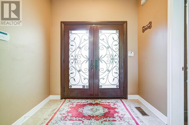 Photo du bâtiment - 1388 Pinery Crescent