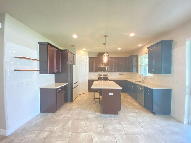 Foto del edificio - 8433 Corkfield Ave