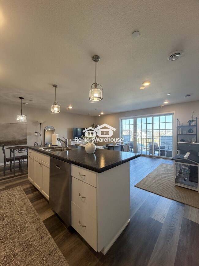 Foto del edificio - 642 Shardlow Ln NE