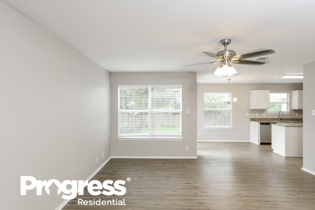 Building Photo - 8211 Maloy Manor