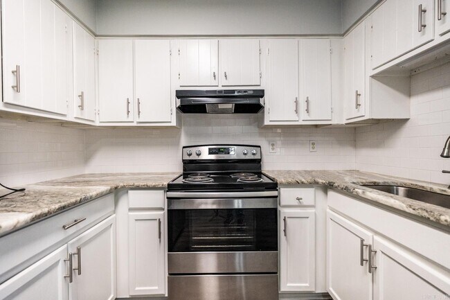 Foto del edificio - 1601 N Bryant St