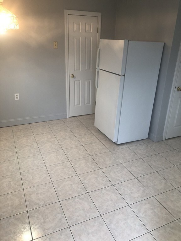 Building Photo - 18 Belmont Park