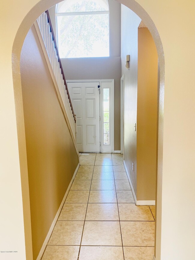 Building Photo - 2430 Canopy Dr