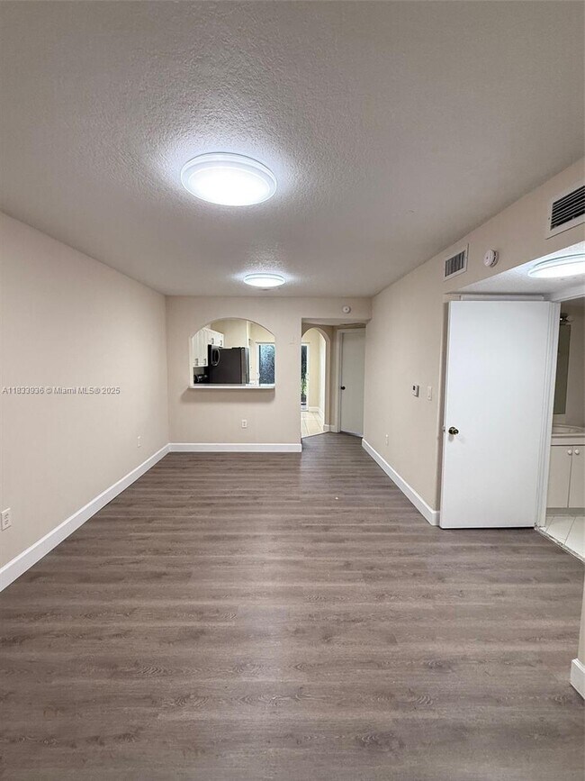 Foto del edificio - 920 NE 33rd Terrace