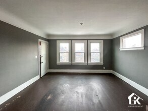 Building Photo - 2732-2734 Clements St