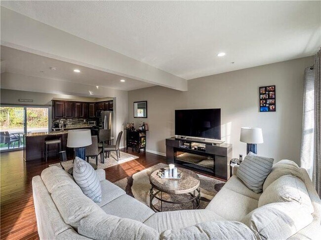 Building Photo - 116 Watson Dr