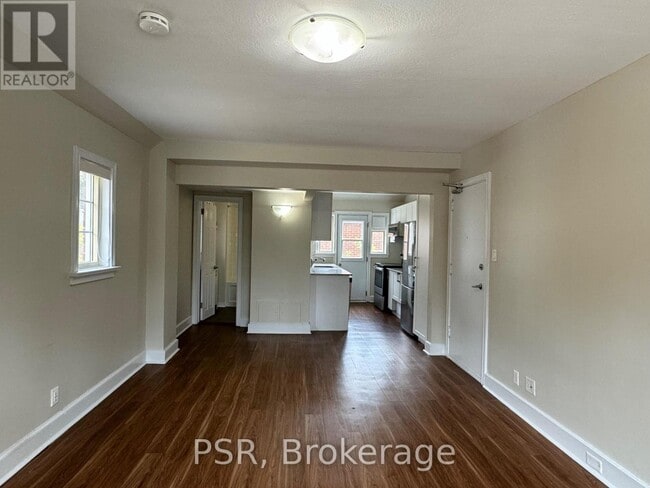 Building Photo - 1353 Bayview Ave