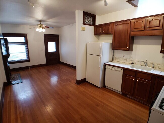 Foto del edificio - 123 E Exposition Ave