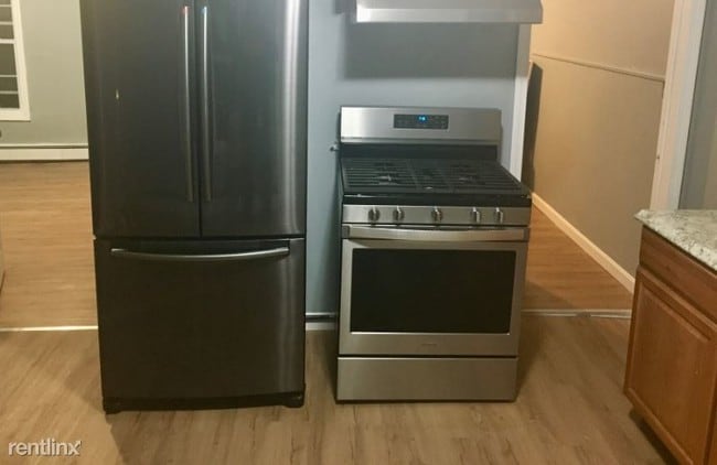 Building Photo - 3 br, 1 bath Apartment - 77 Tenney St