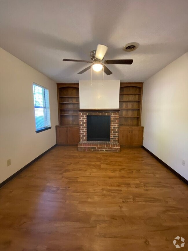 Building Photo - 113 St Andrews Ct