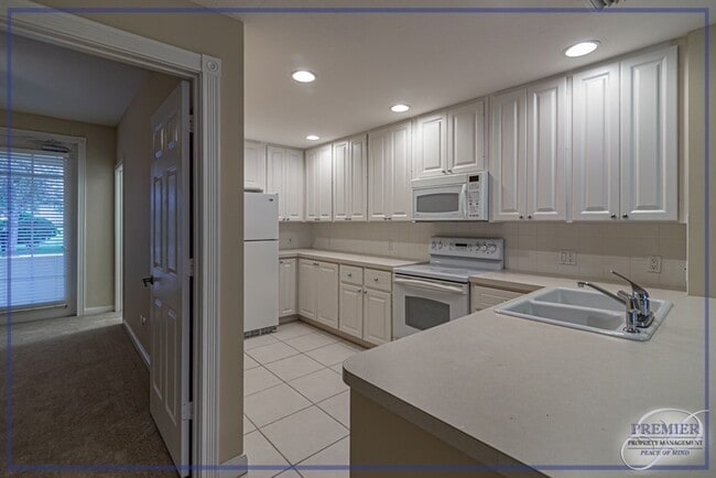 Foto del edificio - ***PET FRIENDLY ***GATED COMMUNITY ***CLOS...
