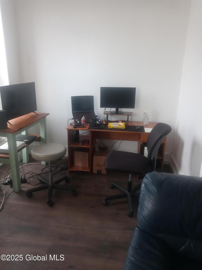 Foto del edificio - 423 Clinton Ave