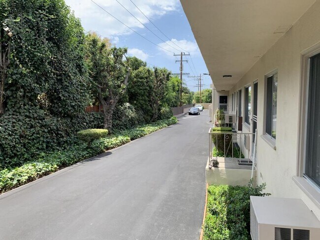 Foto del edificio - 10535 First Ave. Whittier, Ca. 90603