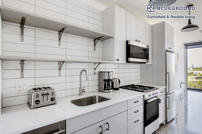 Foto del edificio - 1461 S Blue Island Ave