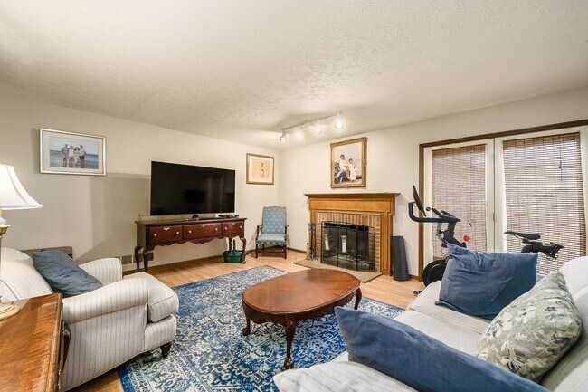 Building Photo - 4845 Dierker Rd
