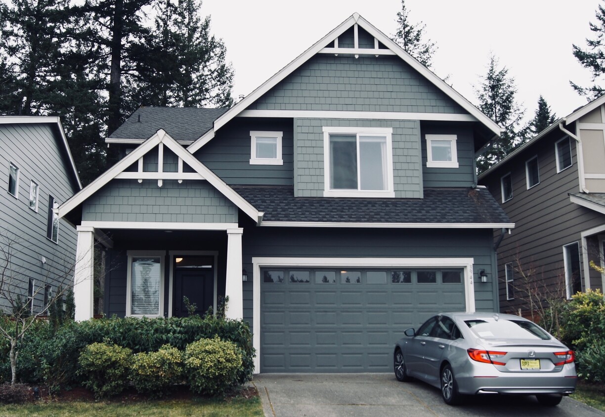 Foto principal - Gorgeous 4BR/2.5BA in NE Lacey