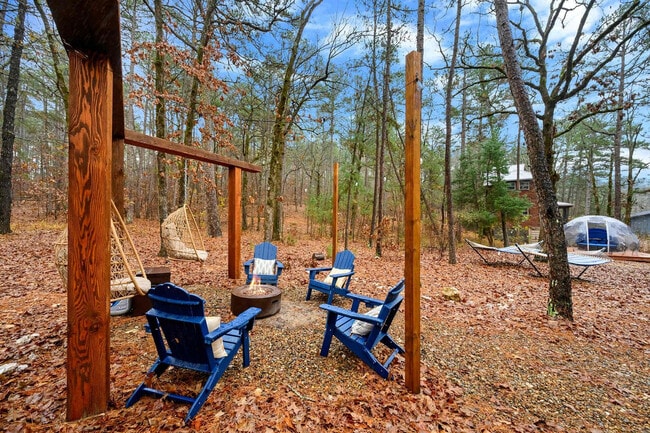 Building Photo - 173 Guppy Ln