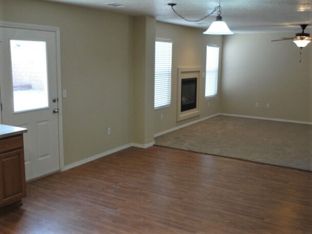 Foto del edificio - 1232 Maple Meadows Dr NE