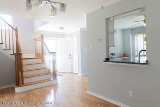 Building Photo - 31 Heathrow Ct