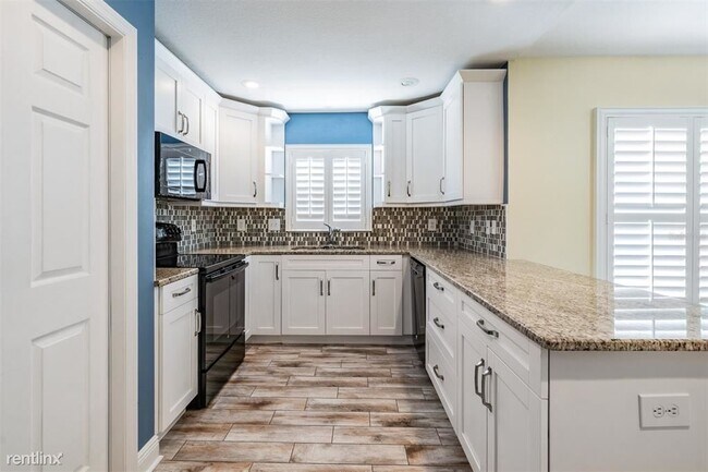 Building Photo - 2 br, 2 bath House - 29307 R Schinnecock H...
