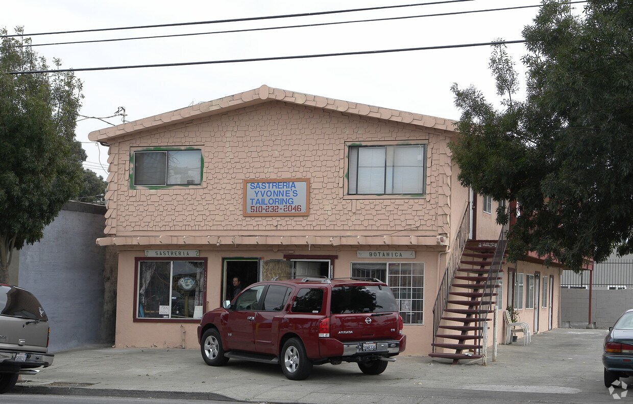Building Photo - 1524-1528 Rumrill Blvd