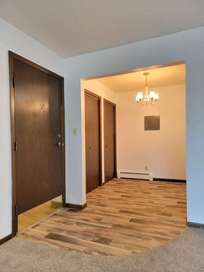 2 habitaciones, 1 baño $929 - 1105 12th St