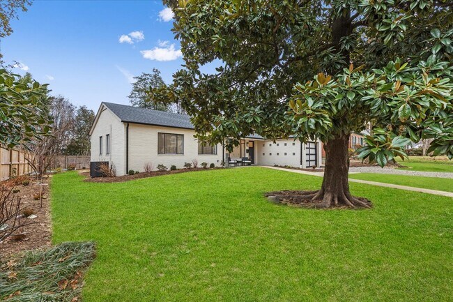 Building Photo - 2625 Fort Scott Dr