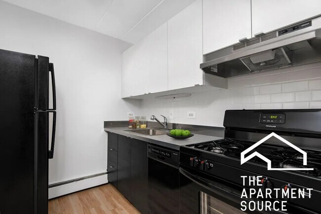 Foto del edificio - 500 W Belmont Ave