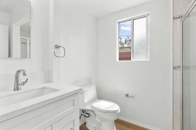 Foto del edificio - 11110 Charnock Rd