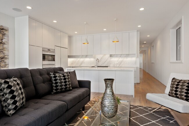 Foto del edificio - 641 W Wrightwood Ave