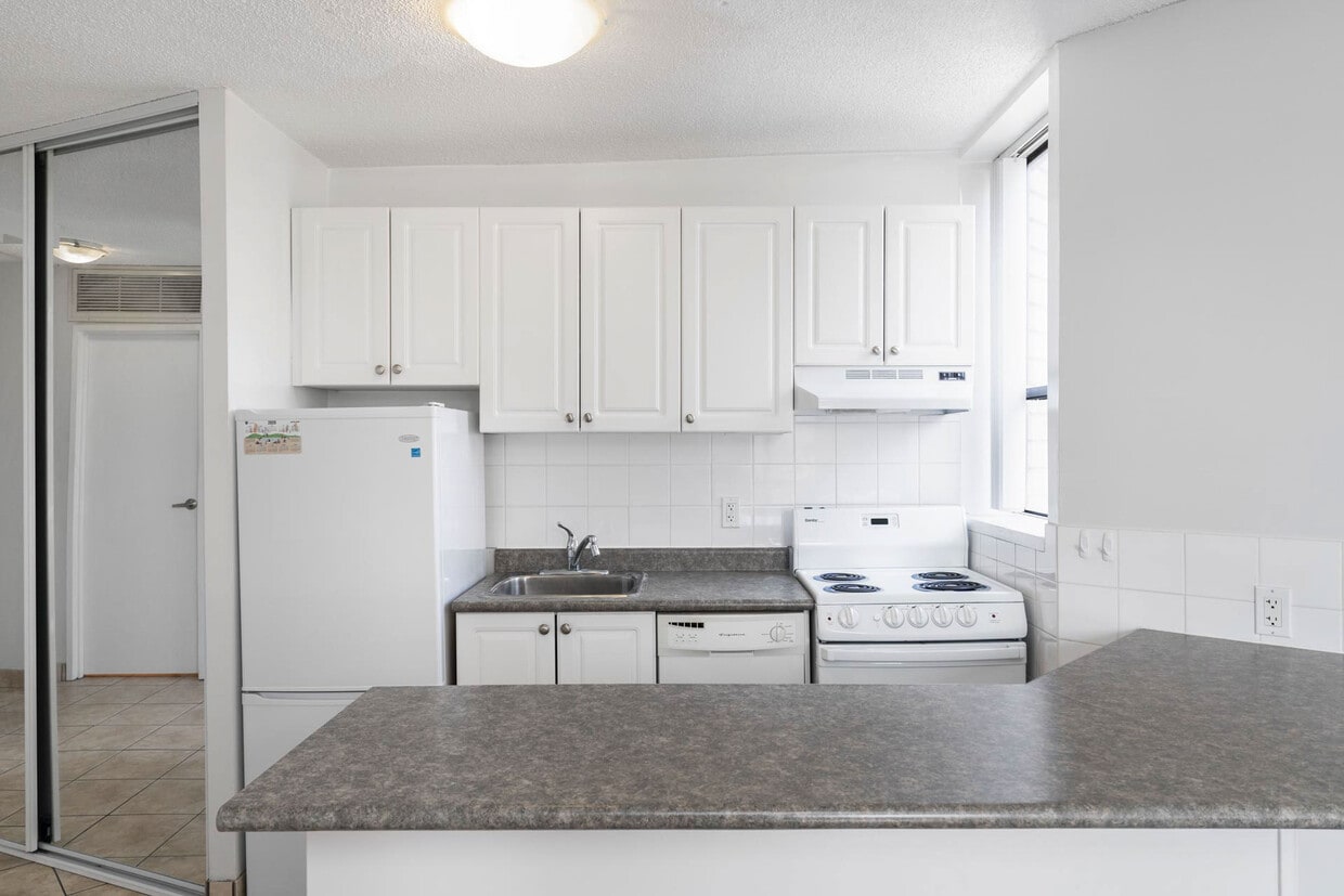 Building Photo - Nicola Place