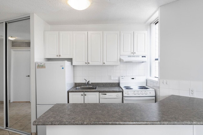 Building Photo - Nicola Place