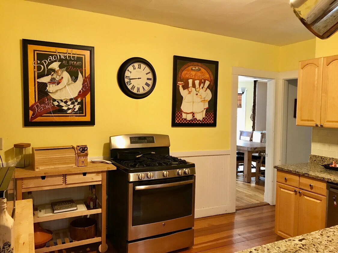 12 Becket St, Boston, MA 02124 Condo for Rent in Boston, MA