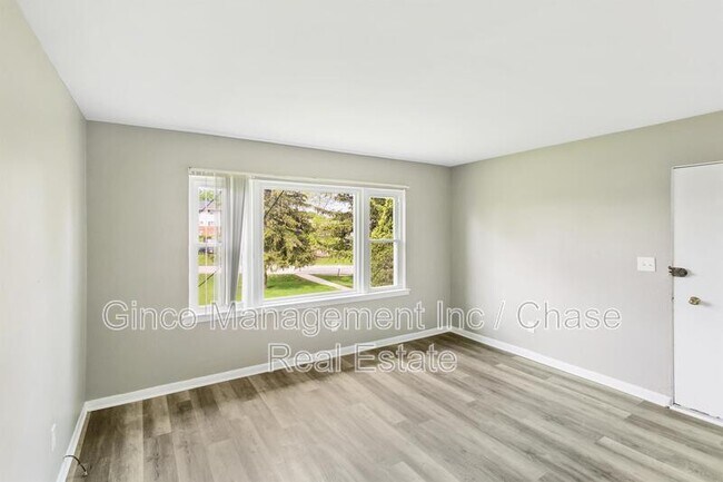 Foto del edificio - 1021 Tollview Ave