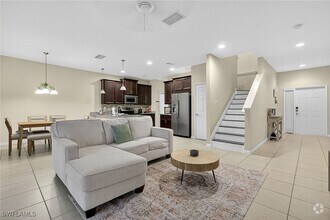 Building Photo - 10825 Alvara Way