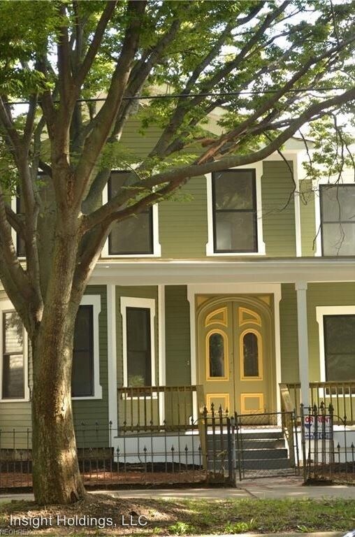 Primary Photo - 2 br, 2.5 bath Apartment - 3811 Franklin Blvd