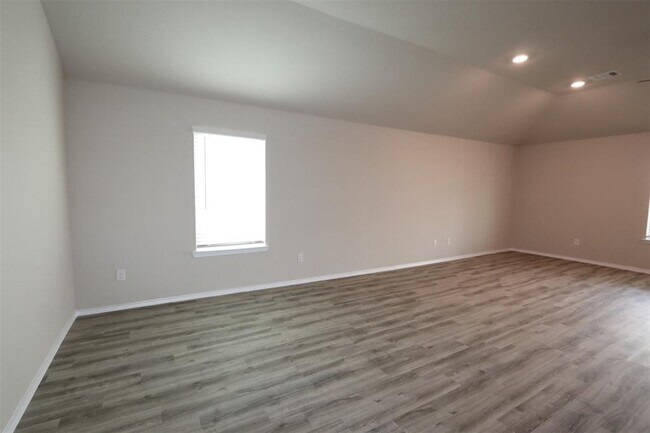 Building Photo - 2015 Levant Ln