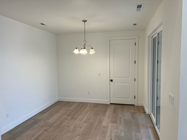 Building Photo - 5562 S Carnelian Pkwy