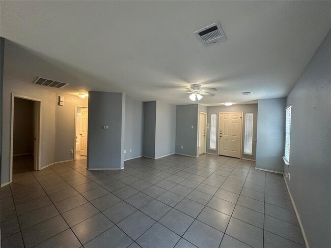 Building Photo - 908 Sally Lunn Way