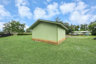 Building Photo - 17111 River Rd