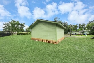 Building Photo - 17111 River Rd