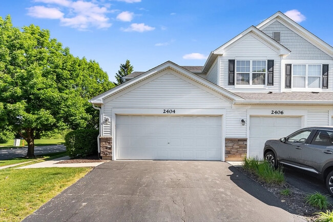 Building Photo - 2404 Golf Ridge Cir